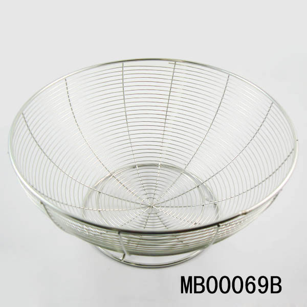 MB00069B 18Cm S/S Fruit Basket/Strainer