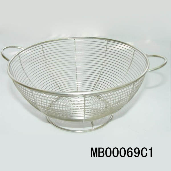 MB00069C1 22Cm S/S Fruit Basket/Strainer With Handle(Ear)