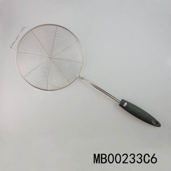 MB00233C6 18Cm S/S Strainer In Plastic Handle