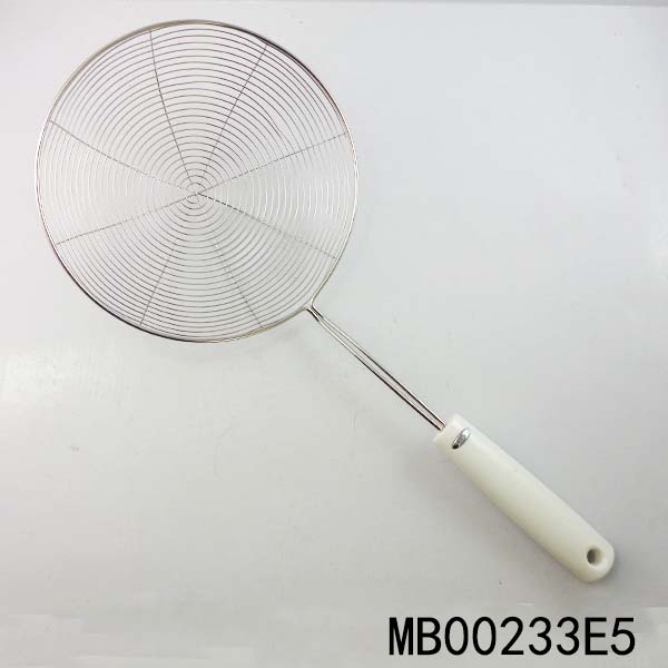 MB00233E5 20Cm S/S Strainer In Abs Handle