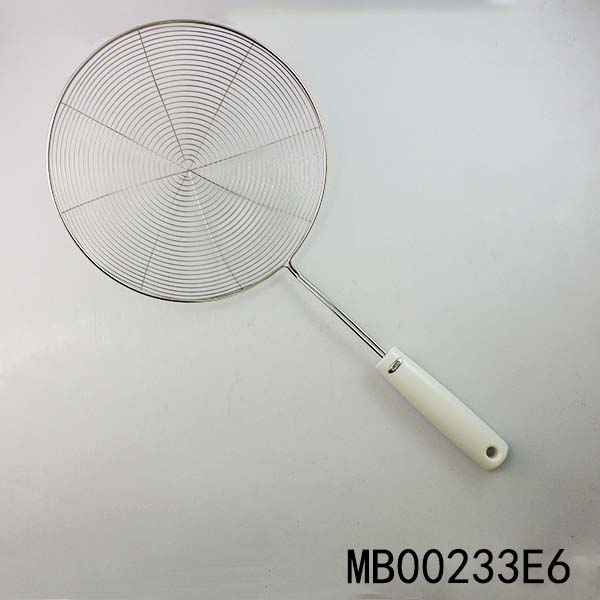 MB00233E6 S/S Strainer In Abs Handle