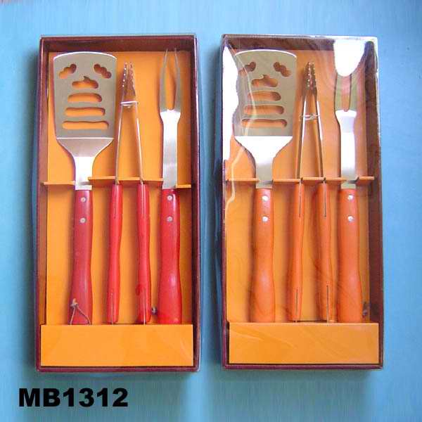MB1312 3Pcs Bbq Set Wooden Handle In Colour Box