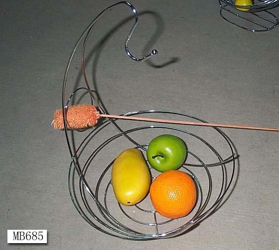 MB685 Chrome Fruit Basket W. Hanger