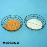 Round Basketw/Whtie Wicker