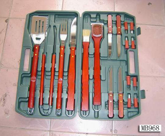 MB968 18Pcs Wood Handle Bbq Tools