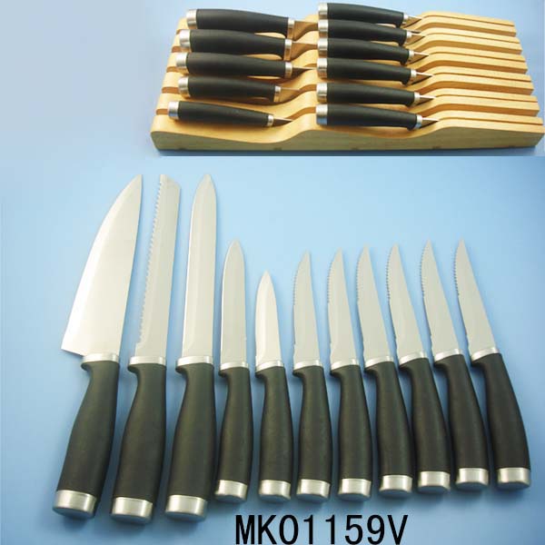 MK01159V 13Pcs Plastic Handle Knives Set With Wooden Stand
