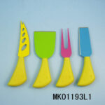 4Pcs Cheese Set With Cheese Shape Plastic Handle