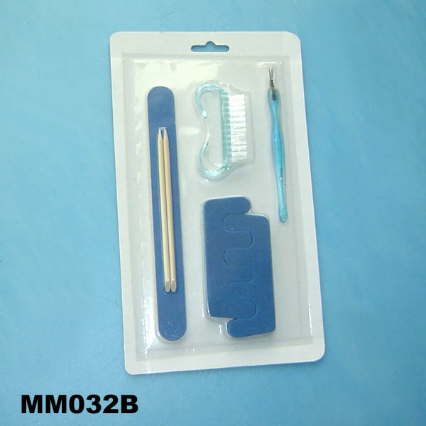 MM032B 7Pcs Manicure Set B/C