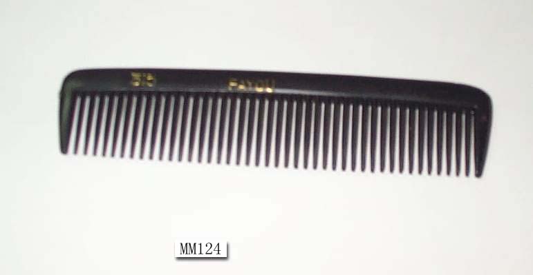 MM124 Black Plastic Comb