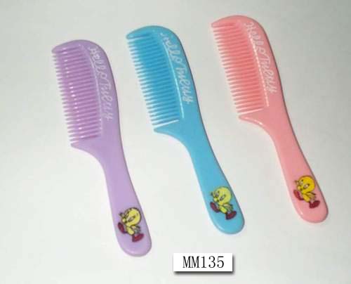MM135 Plastic Comb