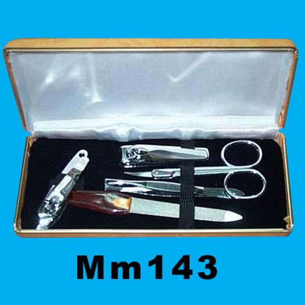 MM143 5Pcs Manicure Set In Box