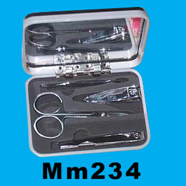 MM234 4Pcs Manicure Set