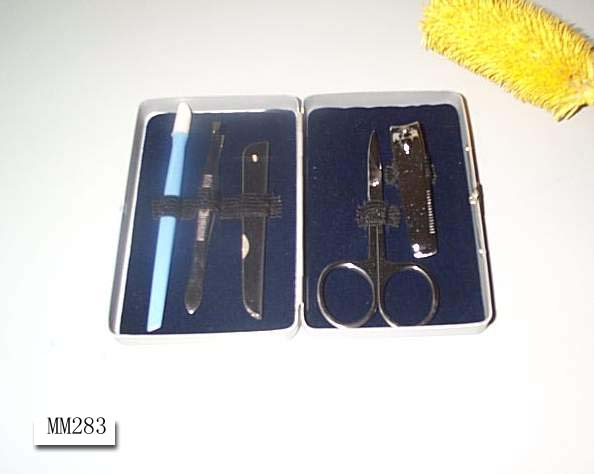 MM283 Manicure Set In Box