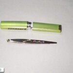 Beauty Tweezer In Container