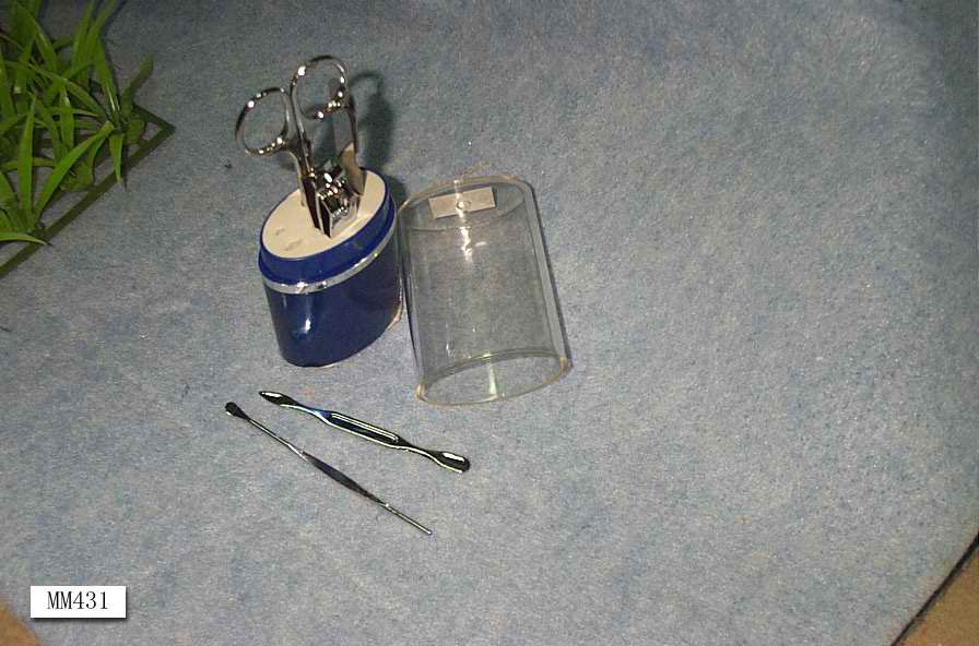 MM431 Manicure Set In Box