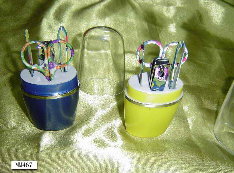 MM467 12Pcs Manicure Set In Half Transparent Box