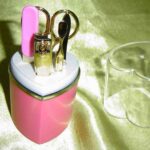 4Pcs Manicure Set Golden Colour
