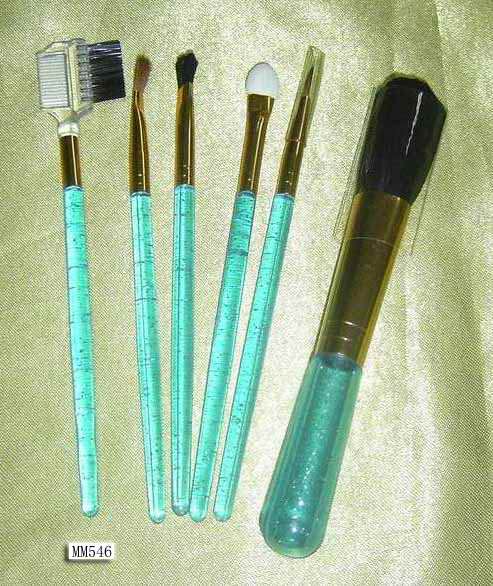 MM546 Beauty Brush