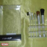 Beauty Brush W/Hold In Pvc Box