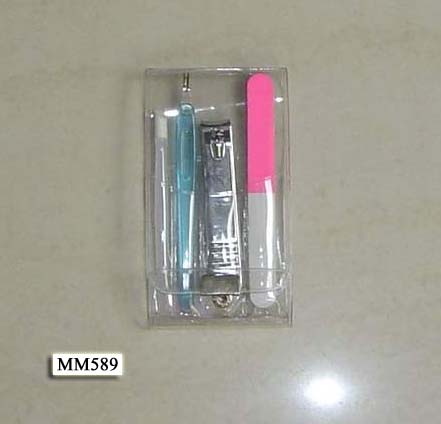 MM589 4Ps Manicure Set