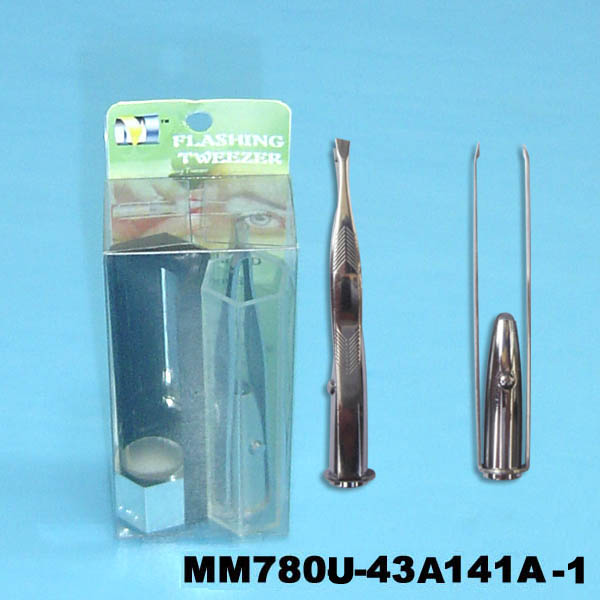 Eyebrow  Tweezer W/Light In Pvc Box