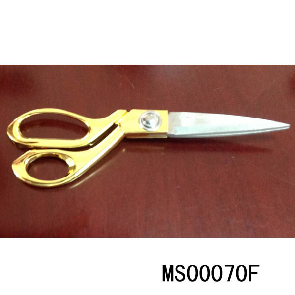 MS00070F 9.5" S.S. Scissors In Tray Box