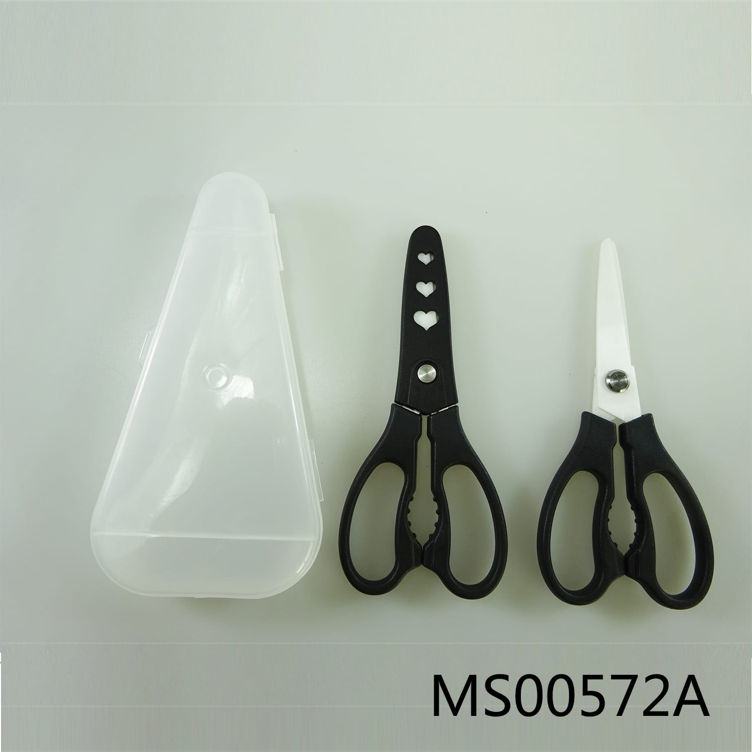 MS00572A 6"Ceramic Scissor With Cover In Plastic Box