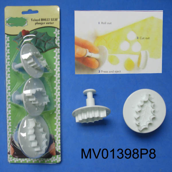 MV01398P8 Set Of 3 Veined Holly Keaf Plunger Cutter