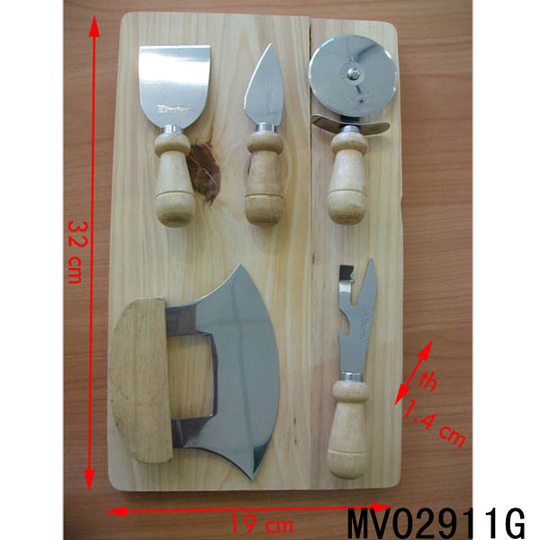 5 Pcs Cheese Set (Thickness 1.2Mm) With Pine Wood Cutting Board