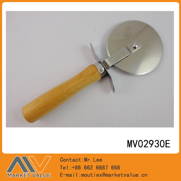 10Cm Pizza Cutter With Wooden Handle