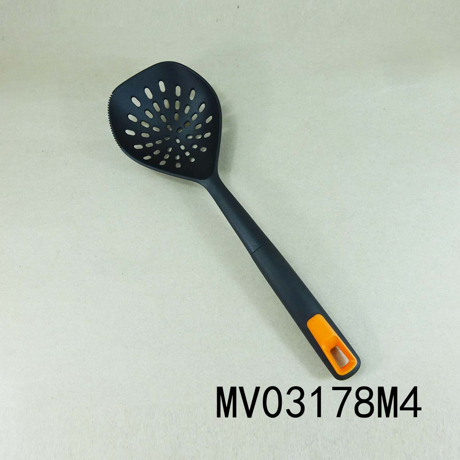 MV03178M4 Nylon Skimmer With Tpr Handle
