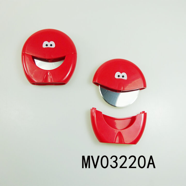 Plastic Pizza Cutter With Cover