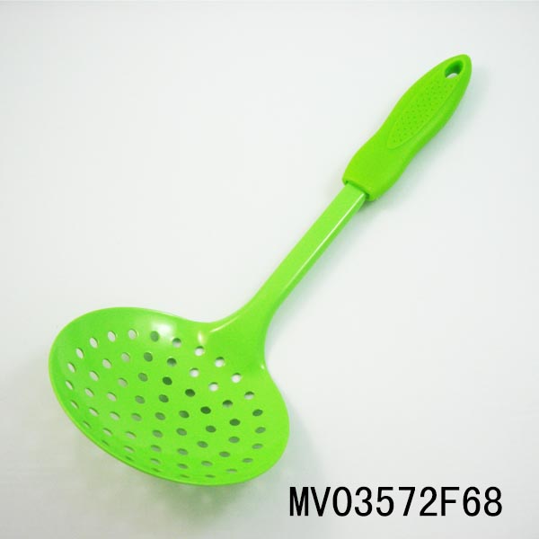 MV03572F68 S/S Plastic Handle Non Stick Strainer T/C