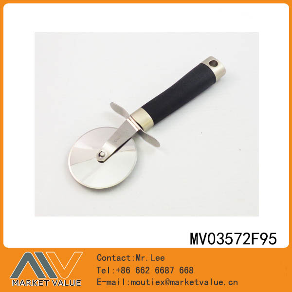 Pizza Cutter With Soft + Die-Casting Handle