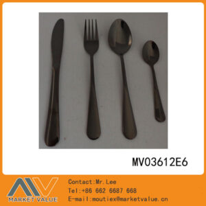 4Pcs Black Gold Plating  Cutlery Set In Window Box