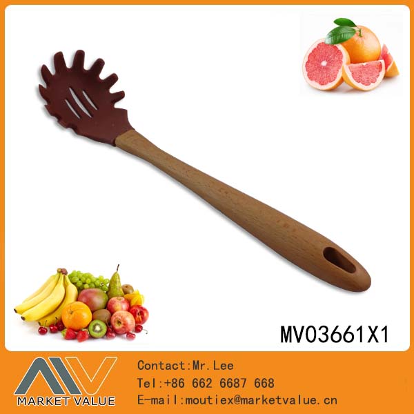 MV03661X1 Silicone Spaghetti Clew With Wooden Handle