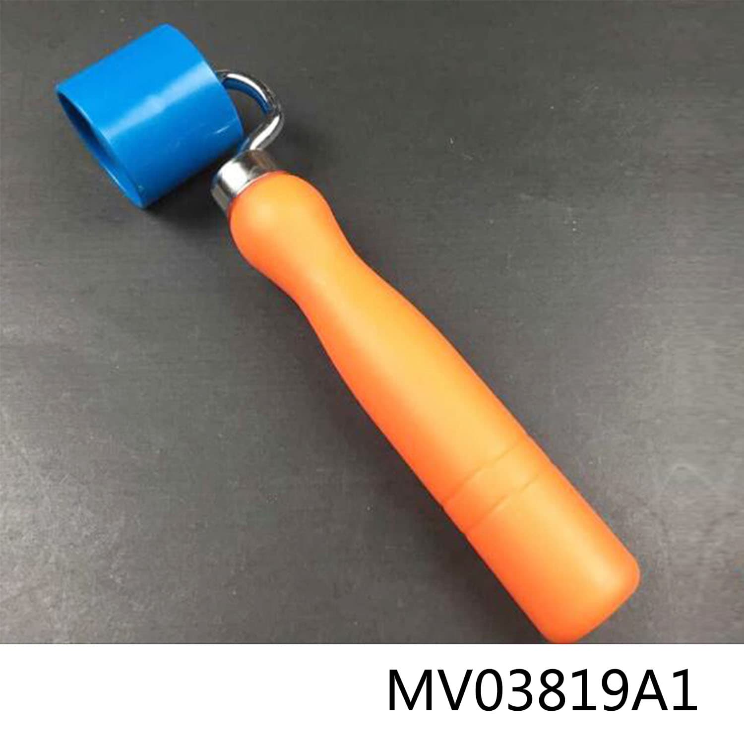 MV03819A1 Wallpaper Tool With Pp Handle