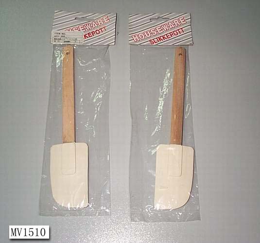 MV1510 Spatula Rubber Wooden Handle