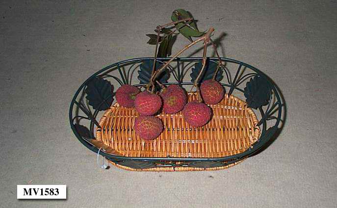 MV1583 Wire Fruit Basket W/Intertexture Bottom