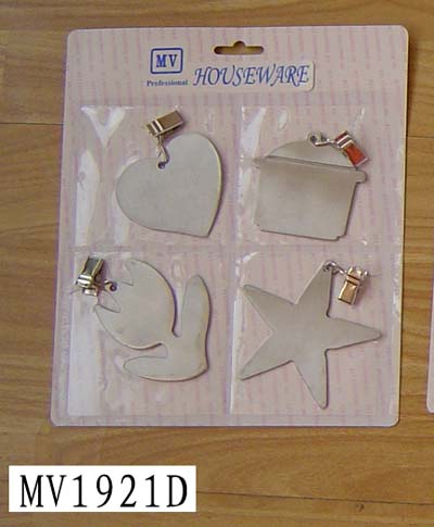 MV1921D Skullw Table Clothes With 4Pcs W/Blister