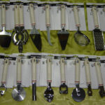 S/S Ginger Grater W/Plastic Handle T/C