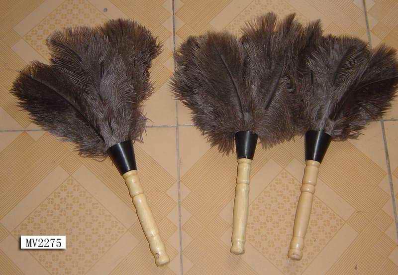 MV2275 12"" Camelbird Feather Brush W/Wooden Handle