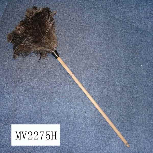MV2275H A015 32" Camelbird Feather Brush W/Wooden Handle