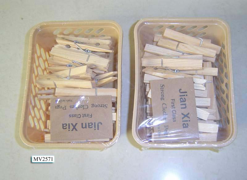 MV2571 24Pcs Wooden Clips In Rectangle Basket