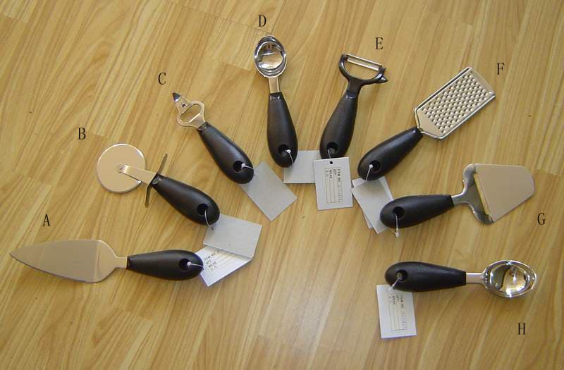 MV2767A Cheese Spade W/Rubber Handle
