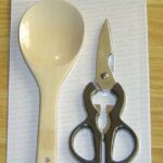 9.5"Wooden Spoon & Scissors B/C