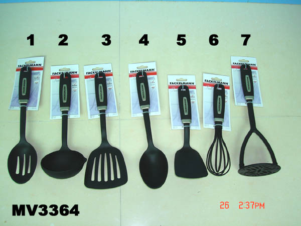 MV3364-7 Nylon Potato Masher