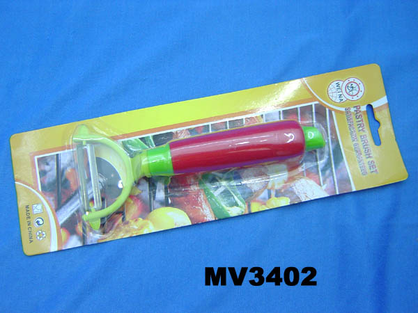 MV3402 Plastic Radish Shape Peeler B/C