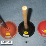 Dia:6"Plunger Rubber W/Wood Handle 220G 18" High Red Colour