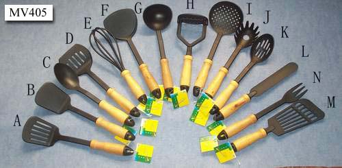 MV405 Nylon Slotted Turner Wooden Handle In Nylon Net